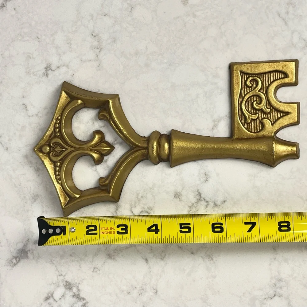 Vintage 1971 Gold Wall Skeleton Keys - Elegant Home Wall Decor